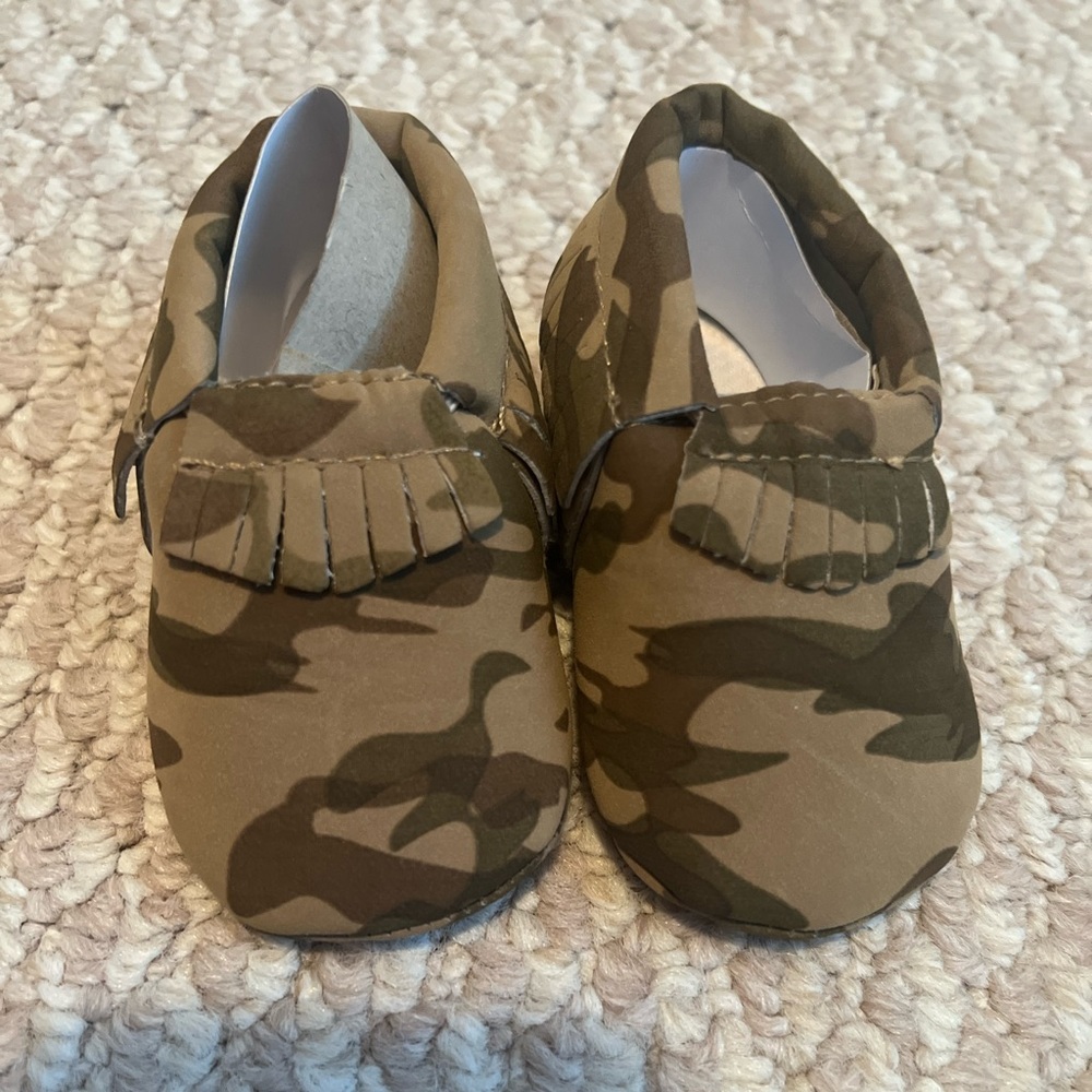Baby boys slip on camo shoes